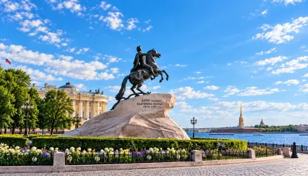 Метеор до Петергофа от Медного Всадника